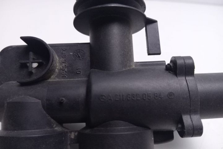 Robinet caldura A2118320584 Mercedes-Benz E-Class W211
