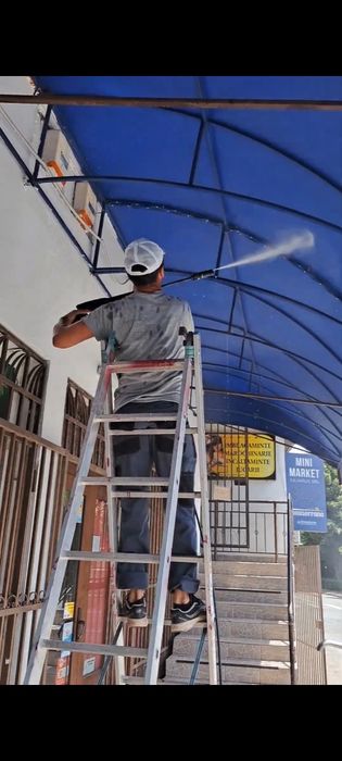 Servicii spalat case fatade  panouri fotovoltaice curatat hale industriale
