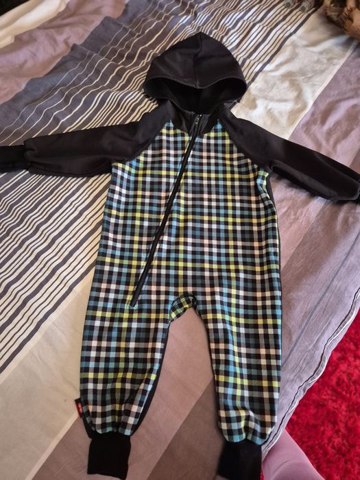 Salopetă IELM mărimea 86 personalizată cu numele Dominic!