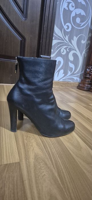 Продаются кожаные демисезонные полуботинки .