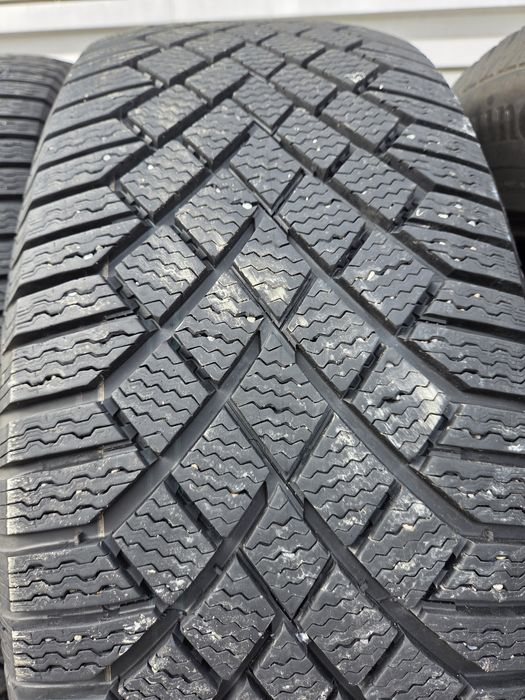 Зимняя резина Continental 265/65/17