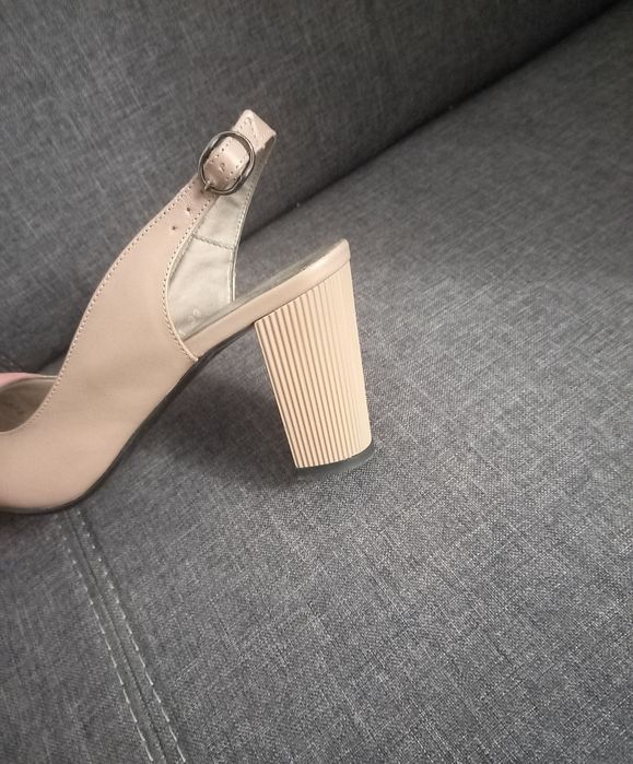 Pantofi cu toc de vara
