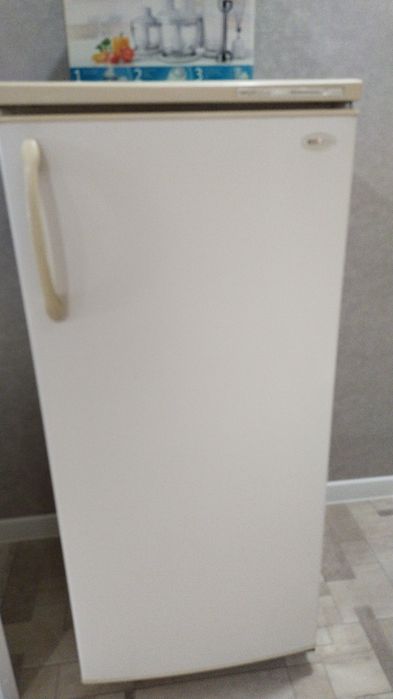 Продам кровать и холодильник