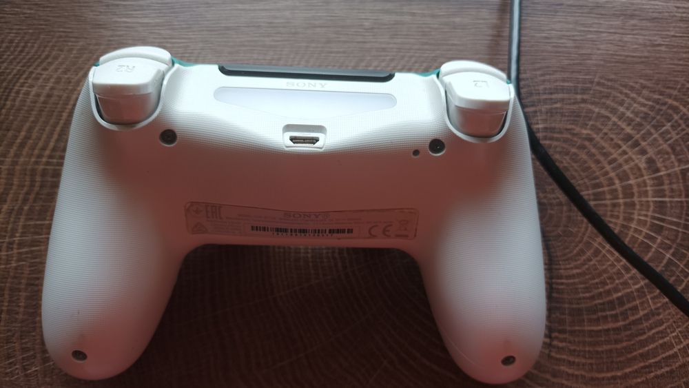 Playstation 4 pro 9.00 с 5tb външен хард диск с над 140 ААА игри