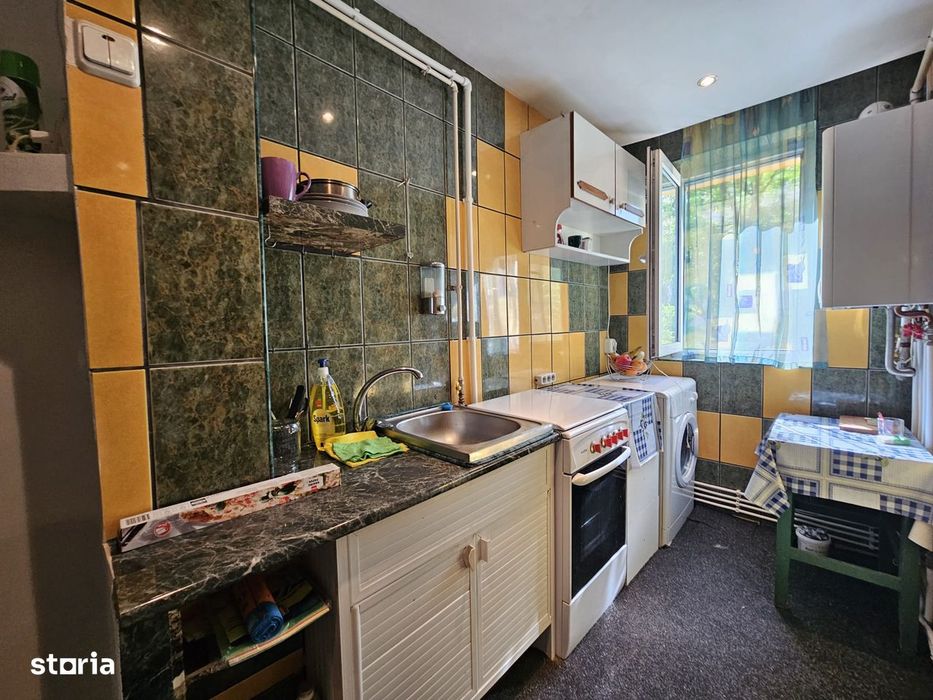 Apartament 2 camere decomandat etaj 2 zona Bejan