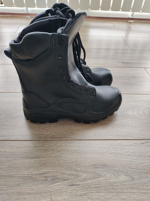 Продам берцы новые зимние