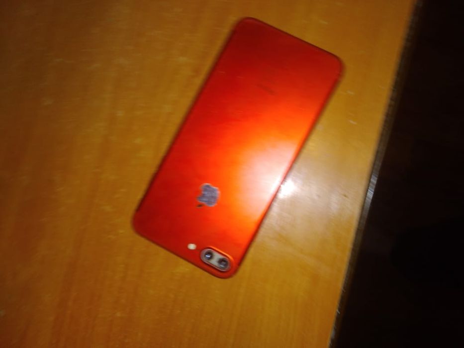 Продам Айфон 7 плюс