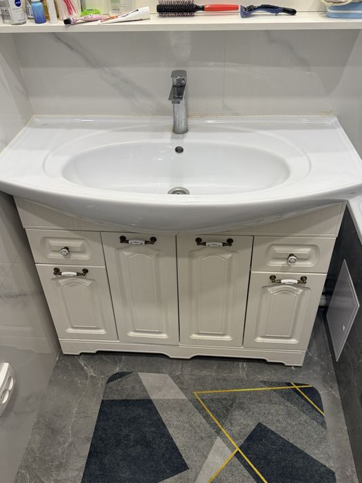 Тумба с раковиной в ванную