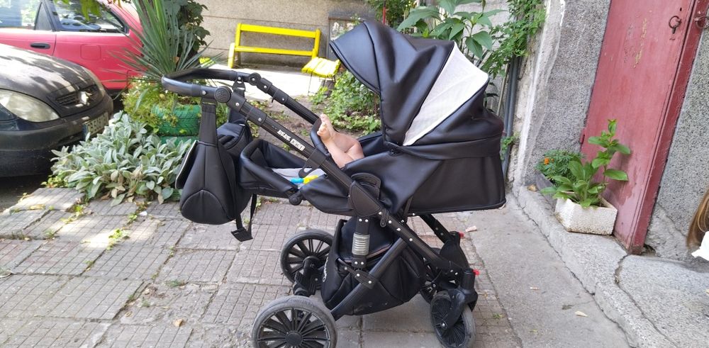 Комбинираната бебешка количка