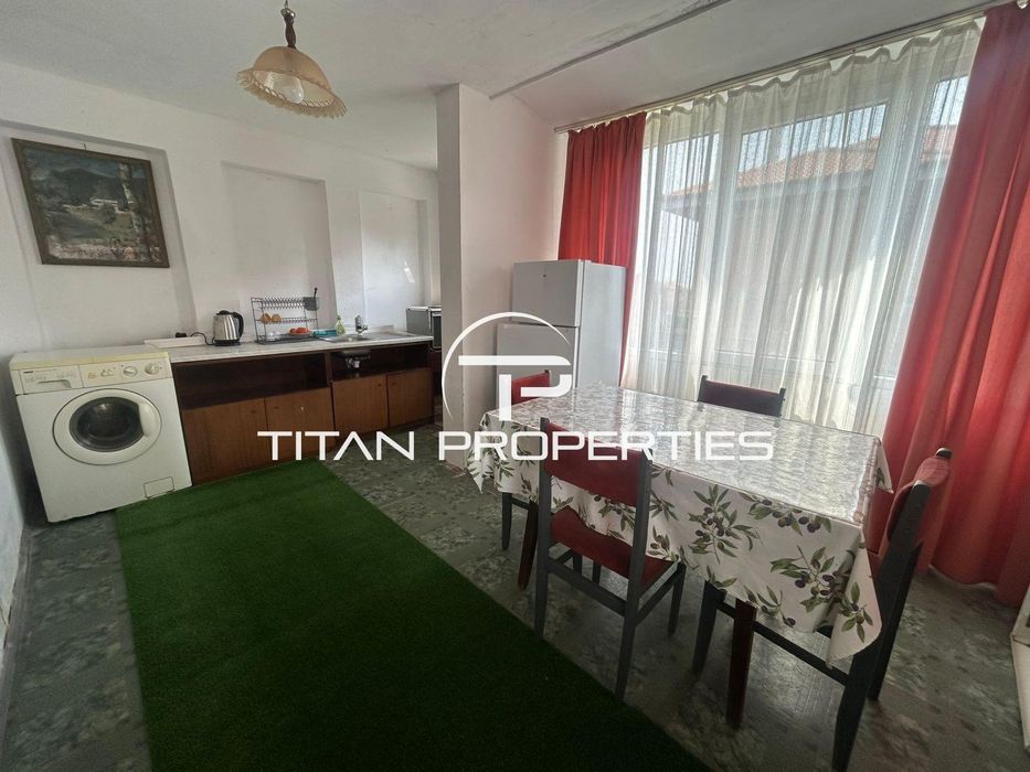 Двуетажна Къща, под наем, кв. Банево