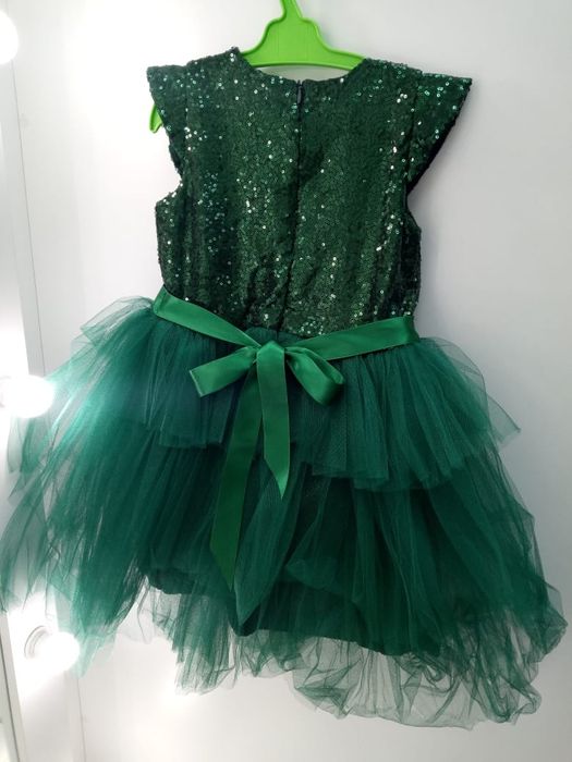 Продам платья на девочку