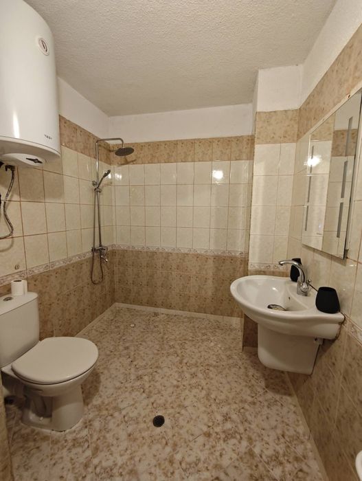 Дава се под наем Двустаен апартамент в София, Гоце Делчев - 60 кв.м за 648.21 € - Снимка #4