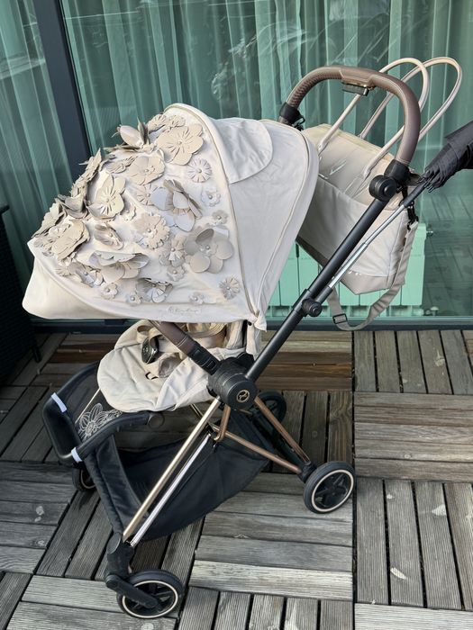Количка CYBEX Mios 3 Simply Flowers Beige