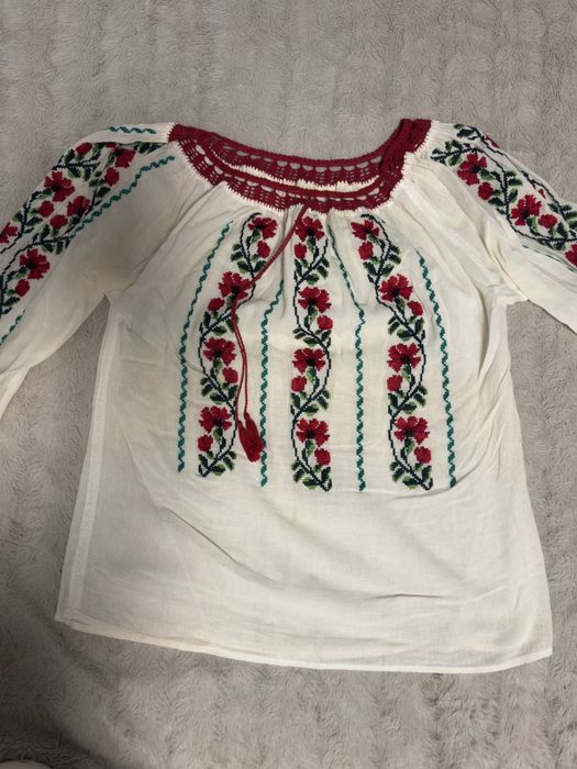 Costum traditional/popular cusut manual