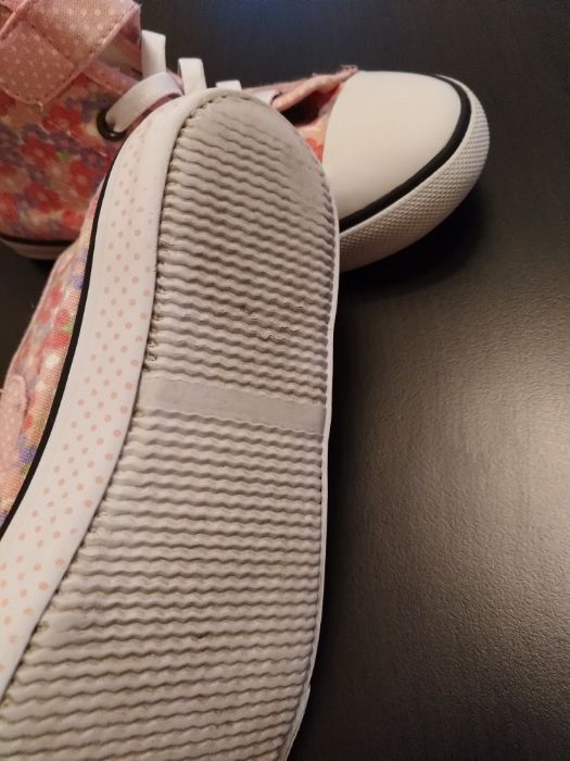 Vând pantofi casual mărimea 33