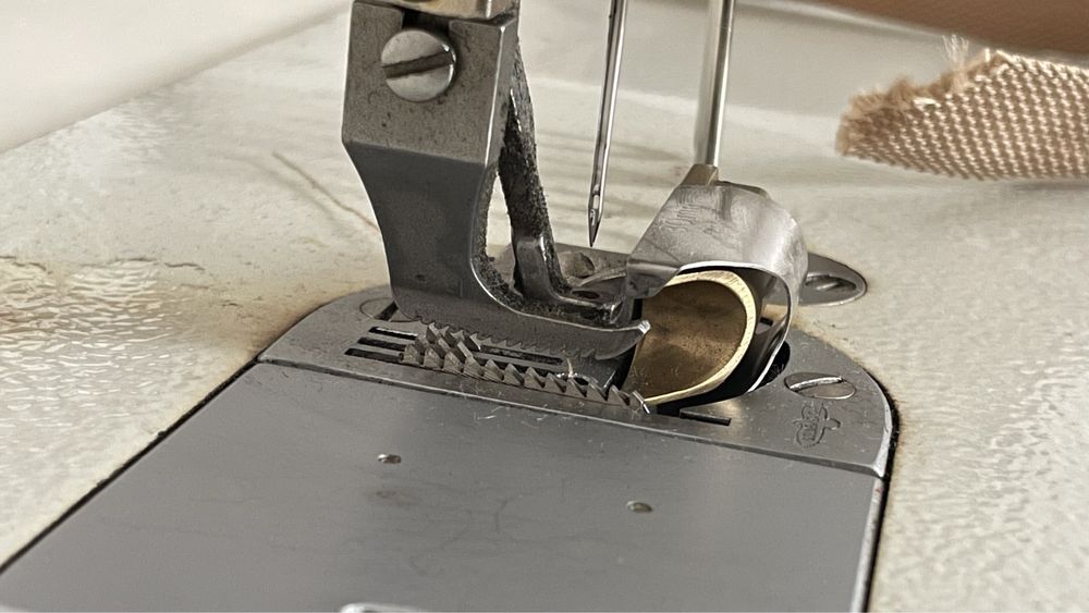 Швейная машина Aurora