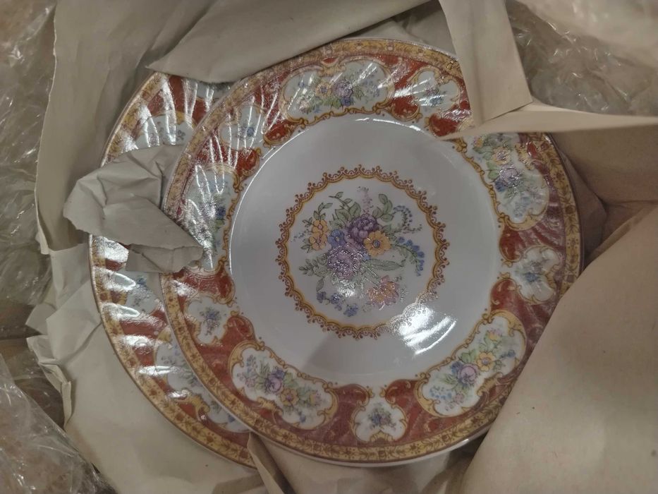 Кралски сервиз за хранене НОВ