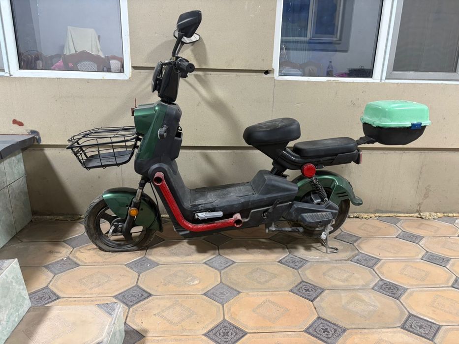 Электроскутер танк