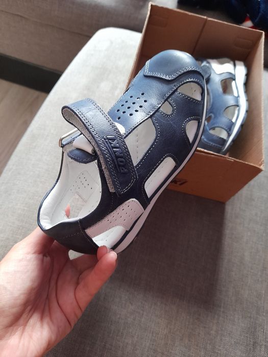 Чисто нови детски сандали, PONKI