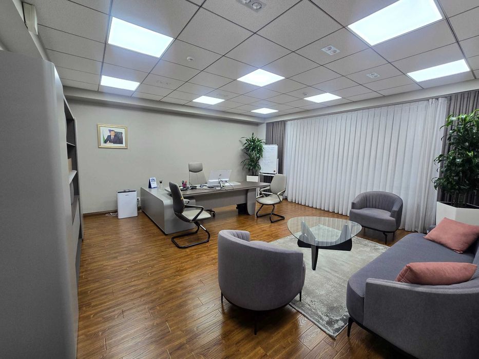 Корпоративное офисное здание 3 702 м² возле метро Бадамзар