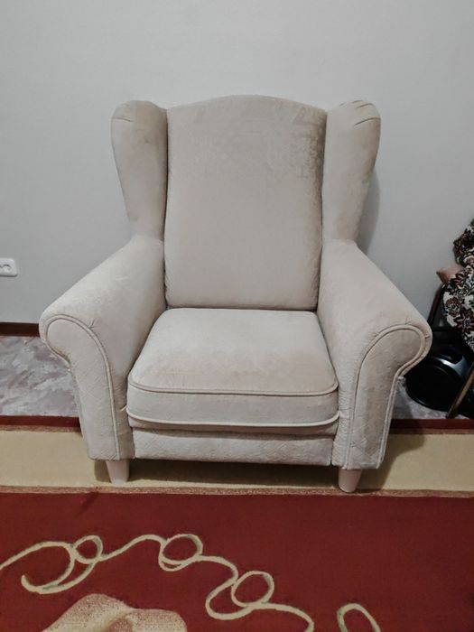 Кресло для гостиной