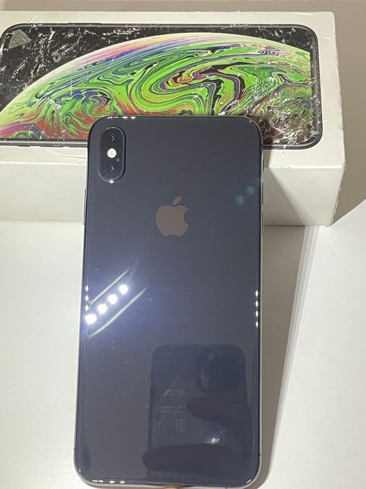 Vand doua iphone xs max