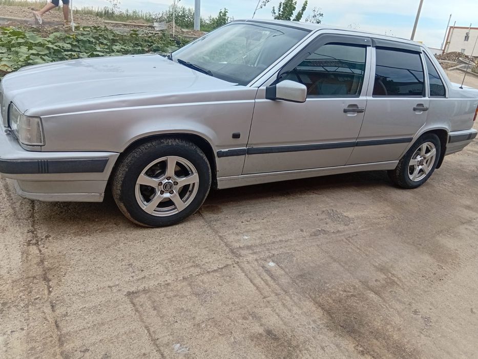 продаю машину вольво