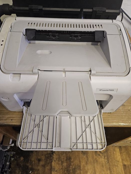 Принтер hp 1102...