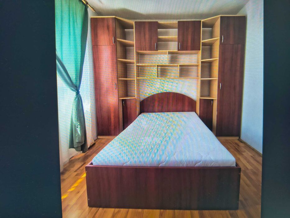 Vând mobilier dormitor