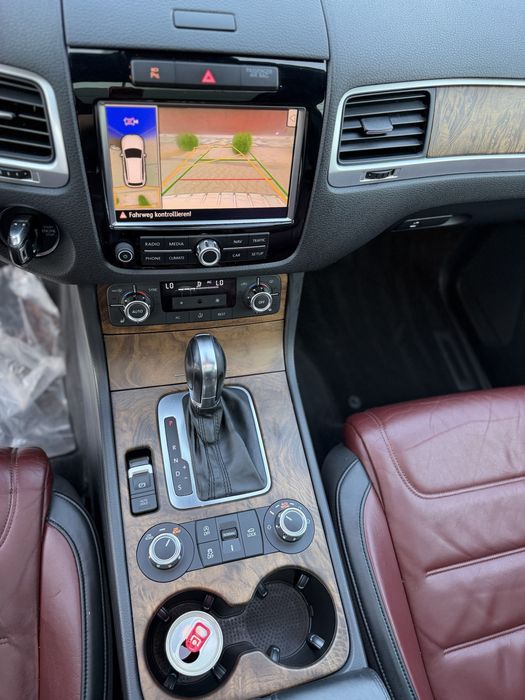 Vw Tuareg 3.0D Exclusiv camere 360 culoare deosebita