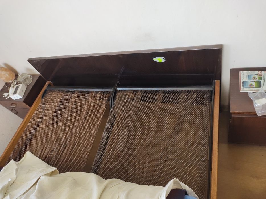 Разпродажба на стари мебели по договаряне