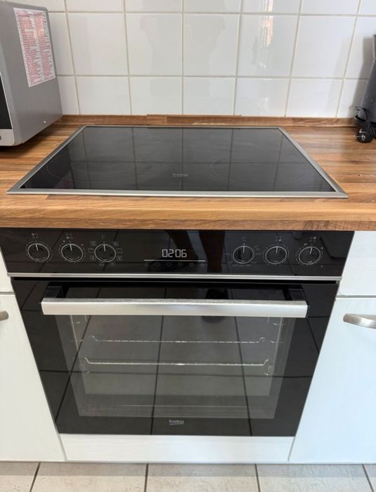 Set cuptor incorporabil Beko + plită vitroceramică