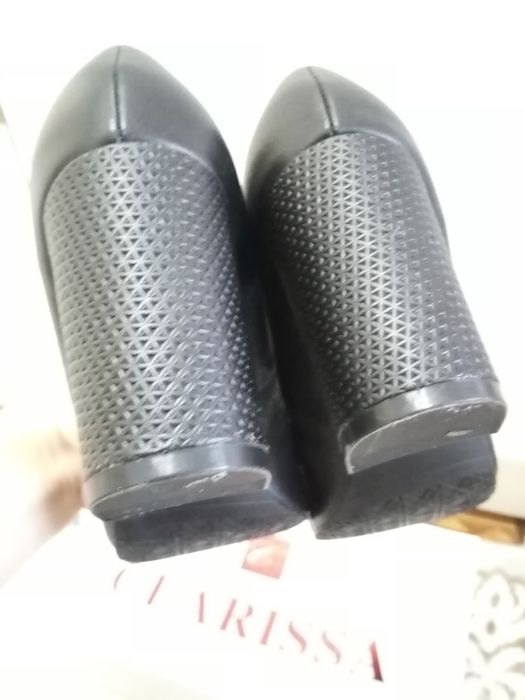 Продам новые туфли