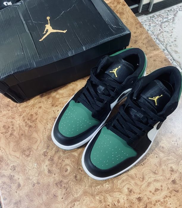 NIKE JORDAN 43р новый