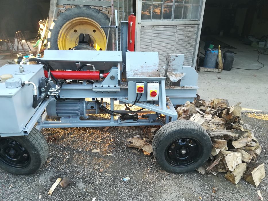 Цепачка и резачка за дърва