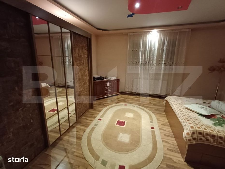 Casa cu 8 camere, 400 mp, 15 ari teren, Salcea