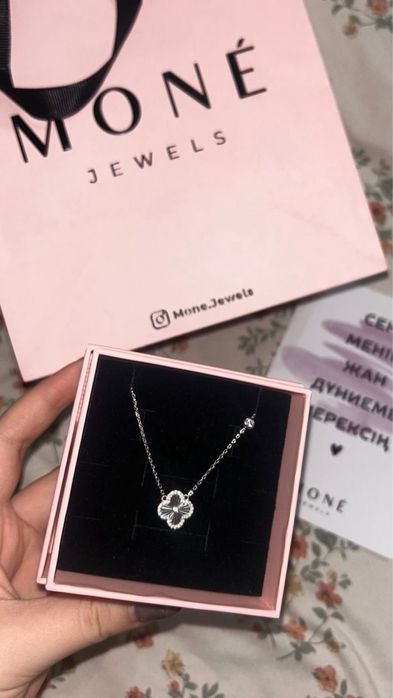 Продам ожерелье от Mone