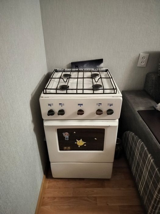 Плита газовая продам.