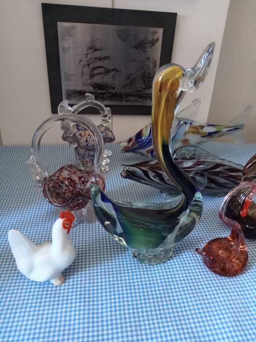 Peste din sticla, bibelouri, coșuleț, lebada,găină, perioada comunista