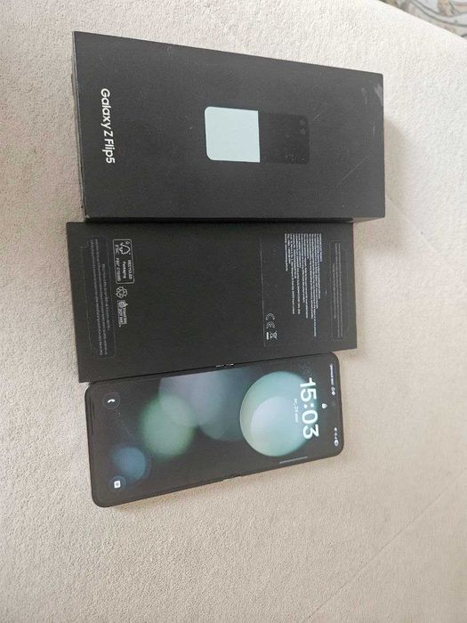 Продается Samsung zflip5, 8, 256 гб - 400 $ (есть небольшой торг)