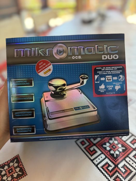 Чисто нова машинка за правене на цигари OCB