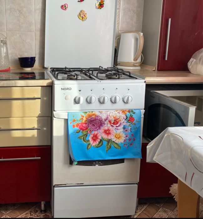 Продам газовую плиту