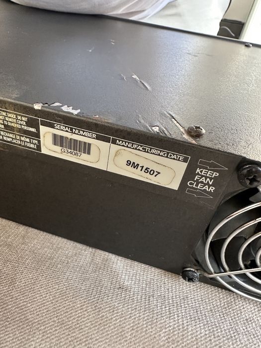 Sursa de alimentare Mackie 220 wati