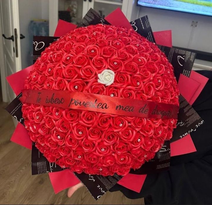 Aranjamente florale cu trandafiri din săpun