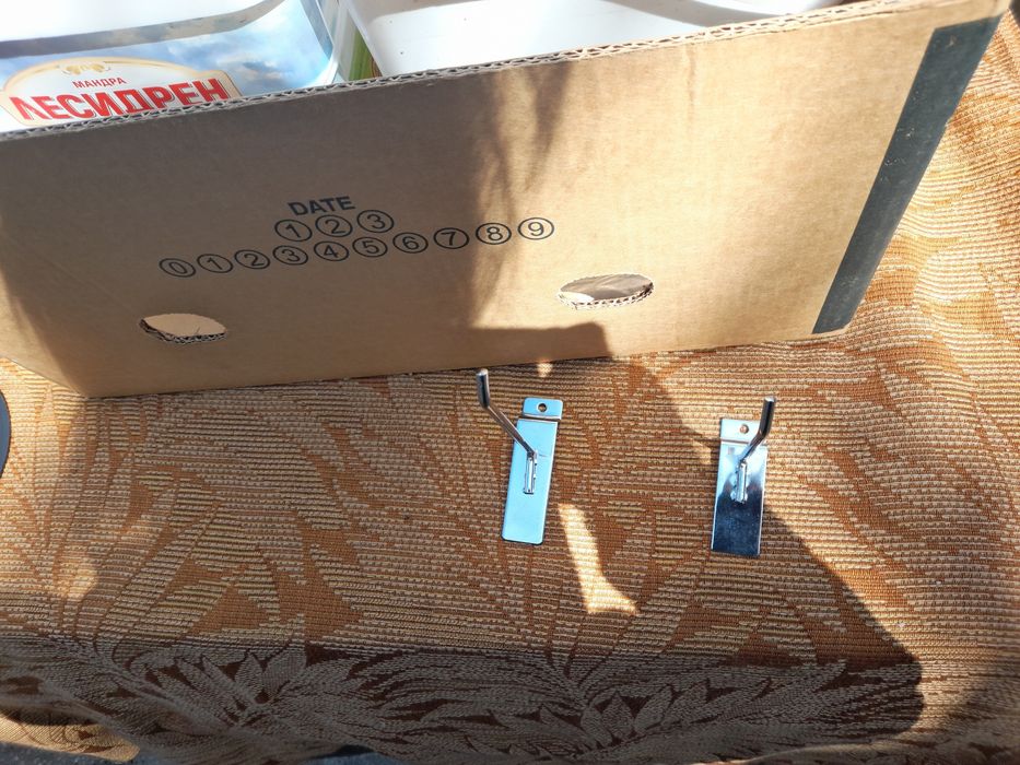 Дървени закачалки за дрехи