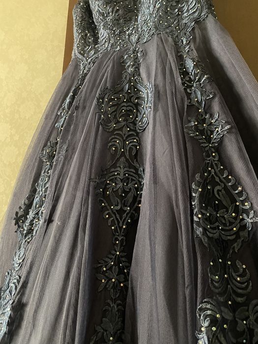 Вечернее платье