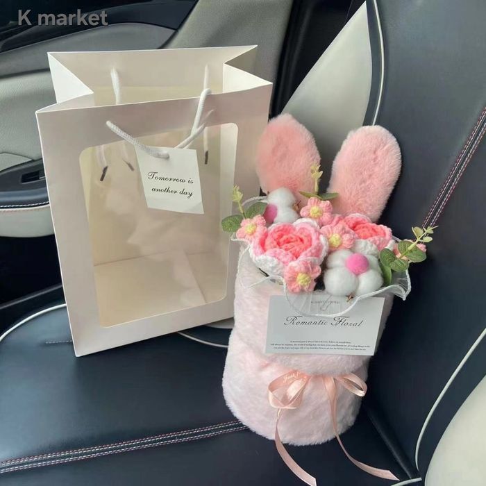 Букет из вязаных цветов