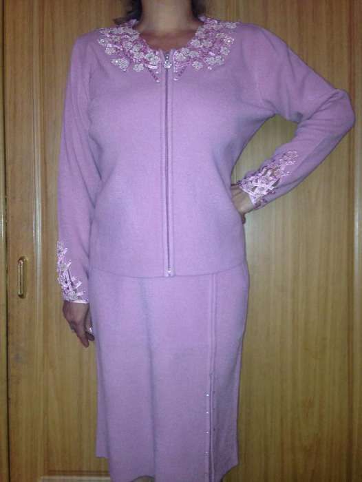 Продаются новые турецкие костюмы, 48 и 50 размеров.Фирма Дафена. Новые