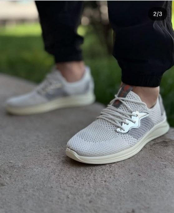 Продаю мужскую обувь