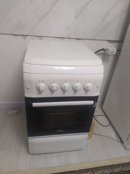 Газ плита , состояние отличное